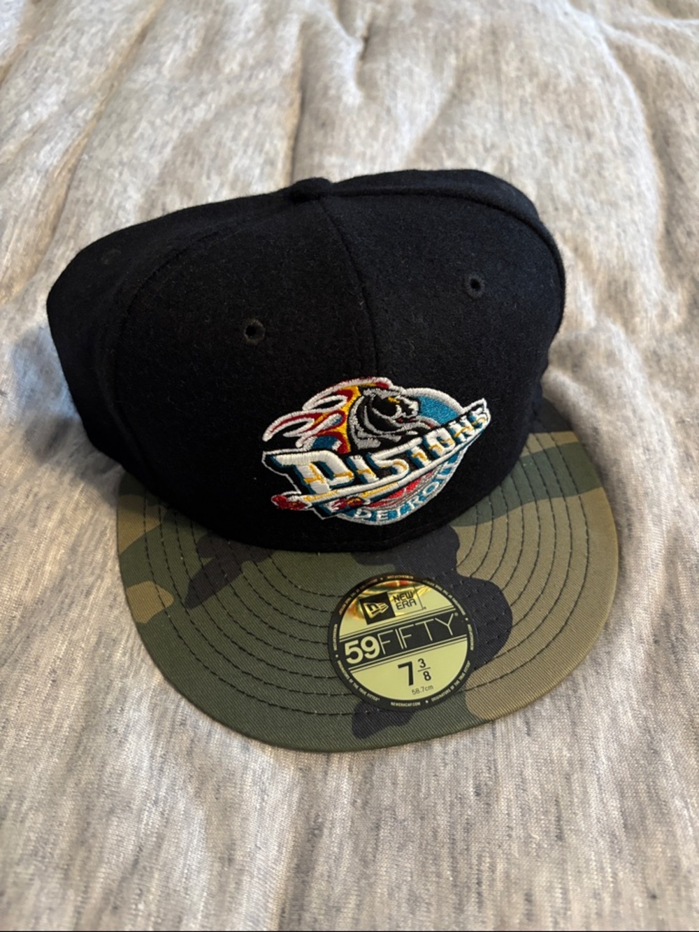 Retro Pistons - New Era Black Crown Camo Brim Hat with Embroidered Logo